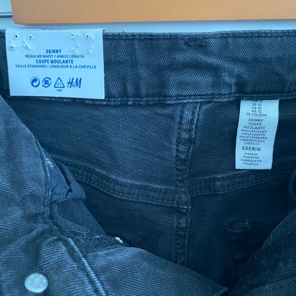 H&M Skinny Black Ankle Jeans Size 10 - Picture 6 of 7
